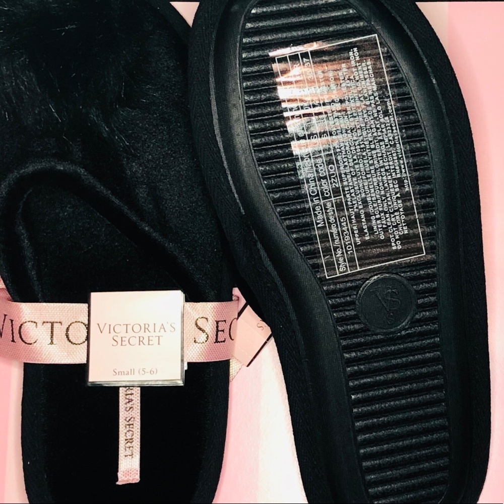 NWT - Victoria’s Secret Pom Slippers - Size Small - Picture 2 of 5